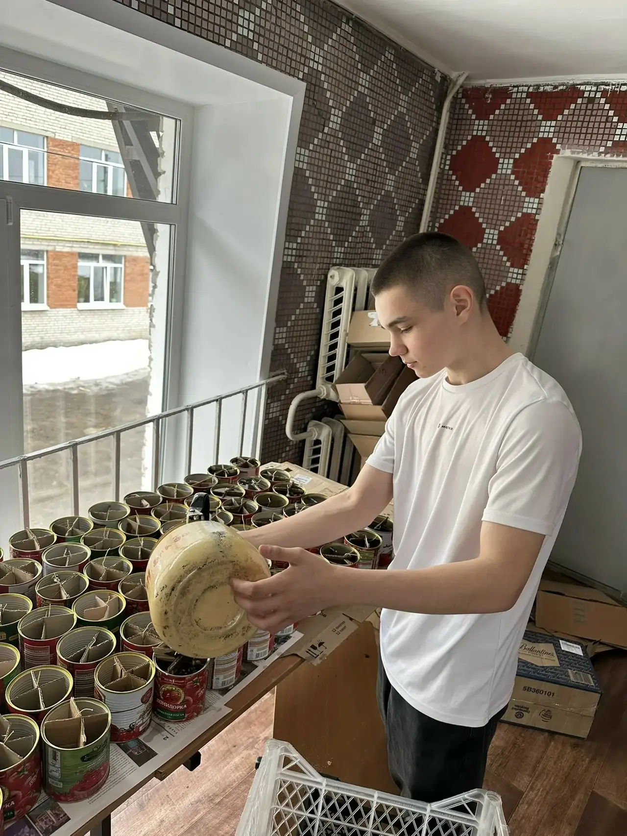🕯️ ТЕПЛО НАШИХ СЕРДЕЦ — ЗАЩИТНИКАМ! 🕯️  В очередной раз школьный отряд волонтёров под руководством Н
