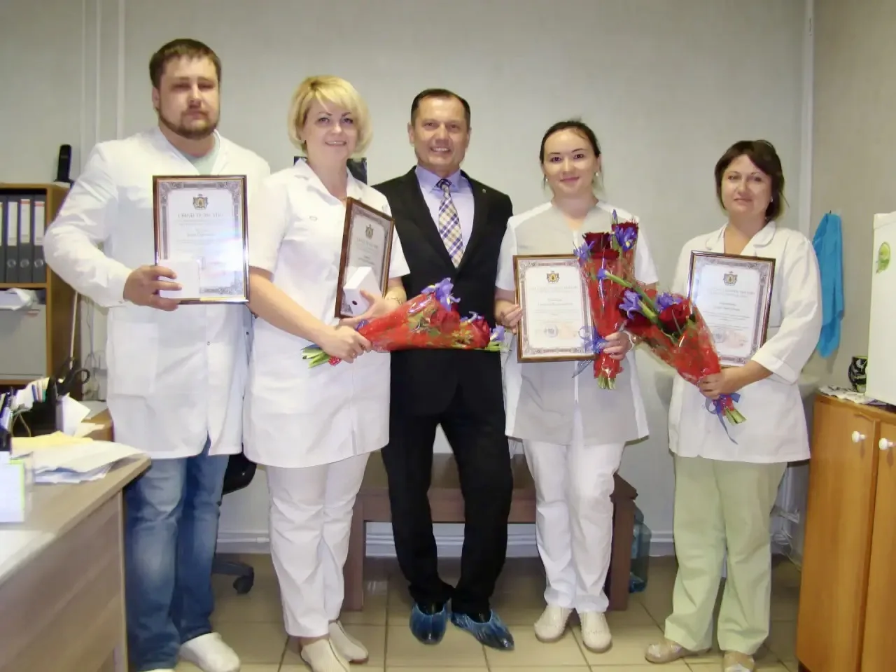 🧑‍⚕️ Дорогие врачи, медсестры, фельдшеры – все, кто ежедневно стоит на страже нашего здоровья! Позд
