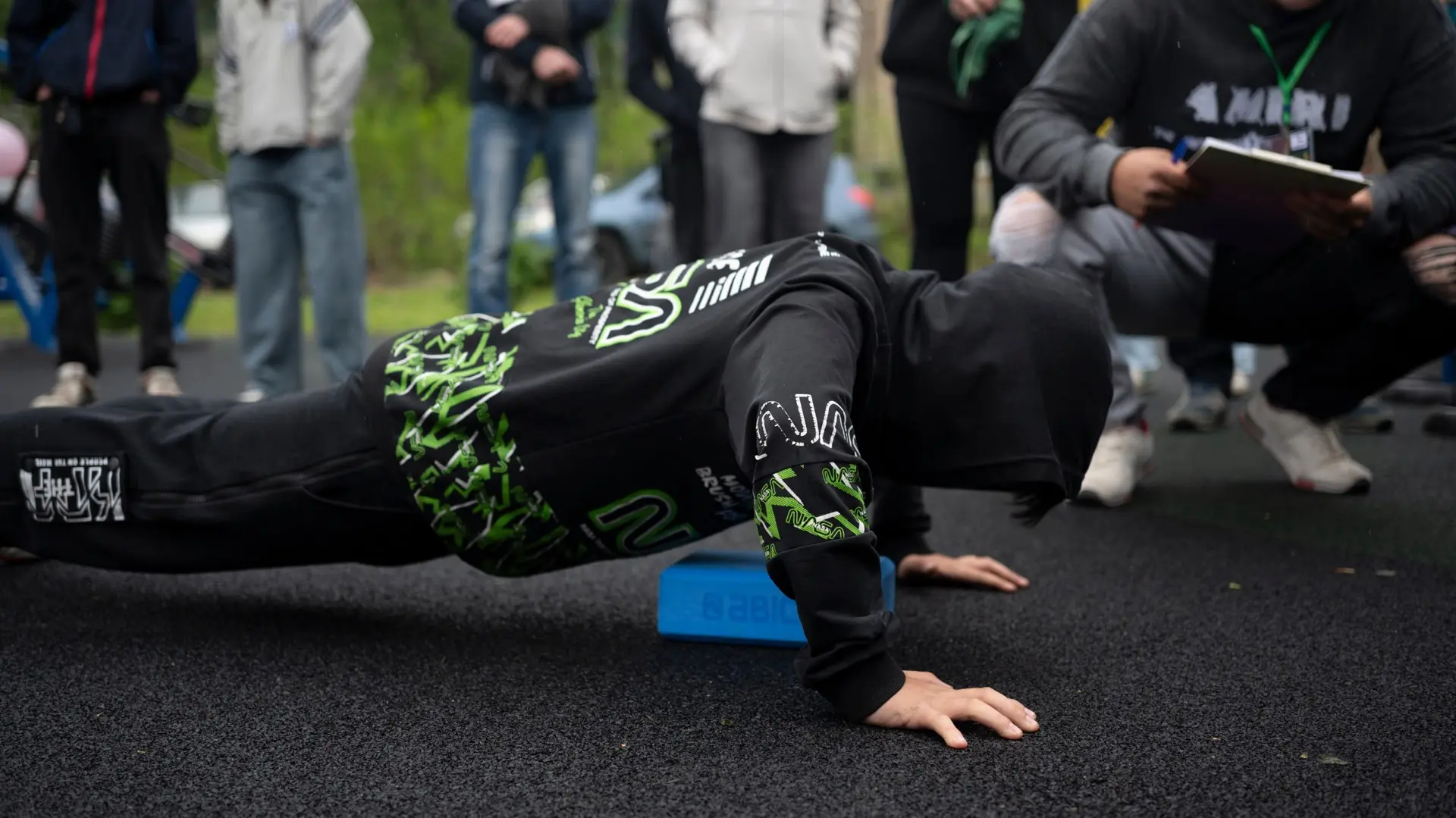 💪🏻 В Балакове прошел масштабный фестиваль уличного спорта  Турники, силовые элементы, музыка, мастер