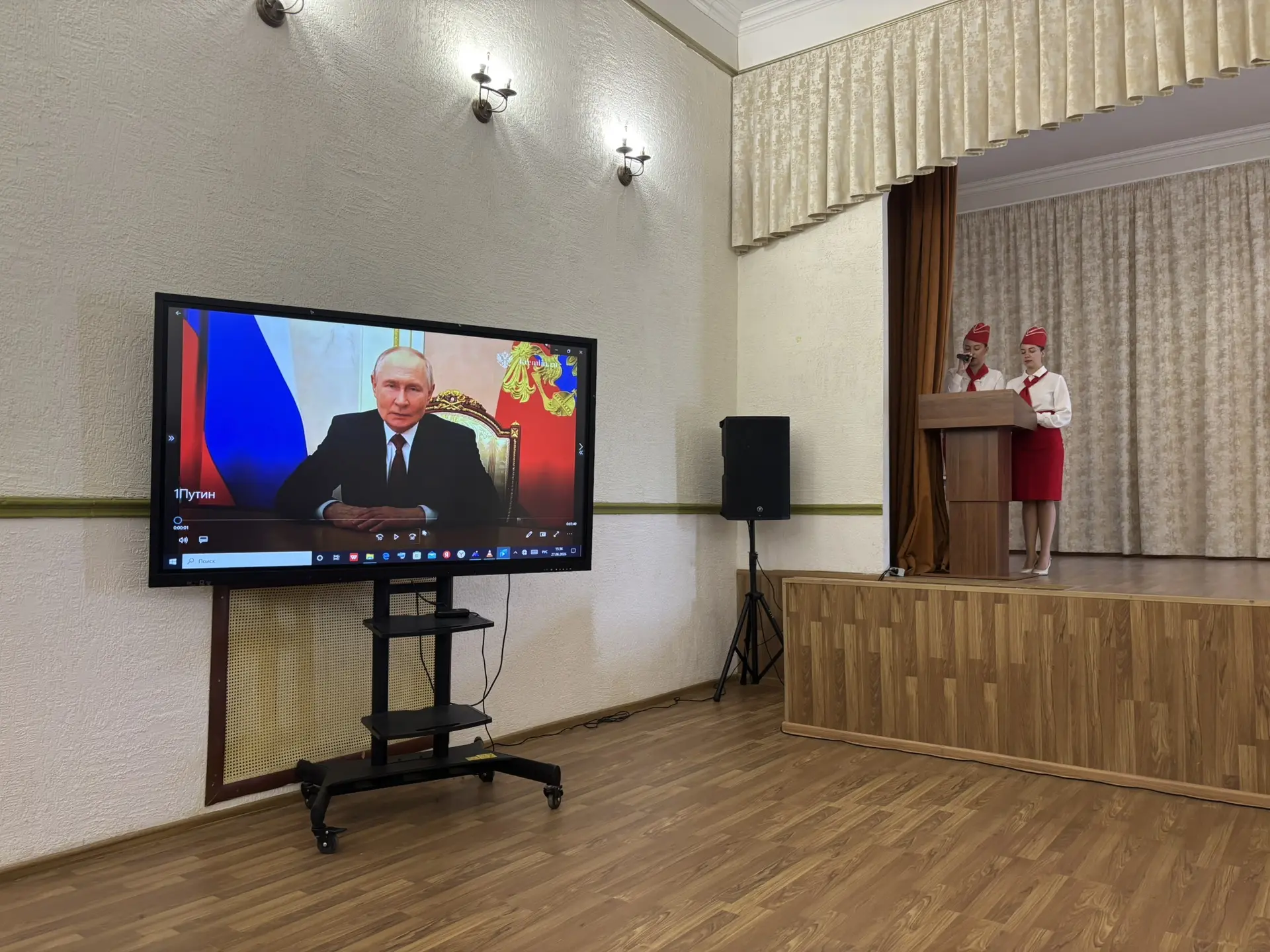 🎉 ВЫПУСКНЫЕ ВЕЧЕРА 🎉

✍️ В нашей школе прошли выпускные вечера в 9-х и 11-классах. 

💫 Каждый кла