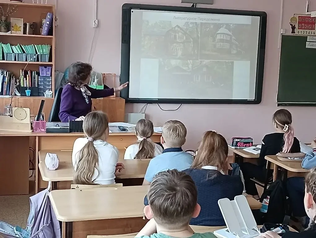 Путешествие в историю родного Переделкино! 📚🏡  12 и 13 марта наши четвероклассники отправились в про