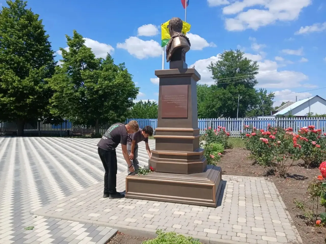 22 июня 1941 года — дата, которую нельзя забыть. Ребята с "Солнышка' и "Росток" сегодня почтили памя