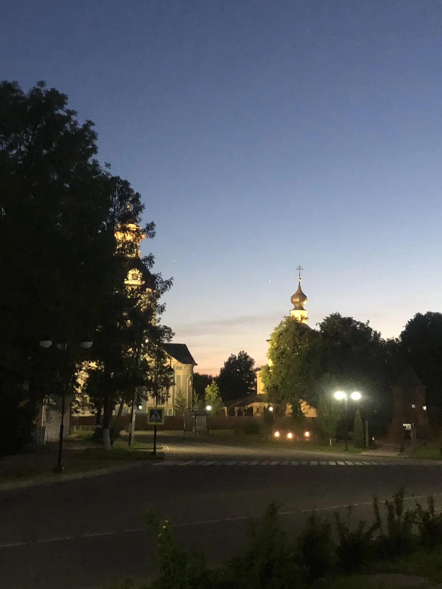 Первое фото – вечерний Торопец для поддержания настроения.