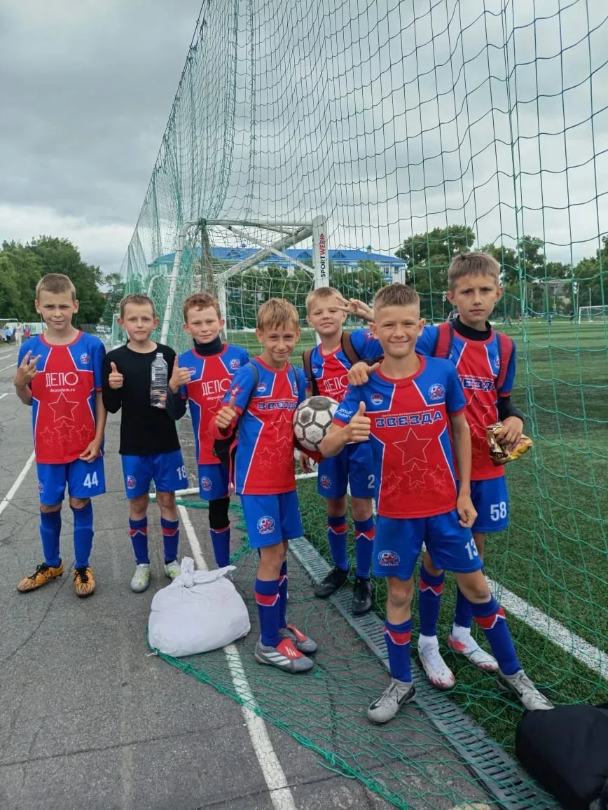🧤 Лучший вратарь турнира — ученик 4.1 класса!

В эти выходные завершился Чемпионат города Хабаровск