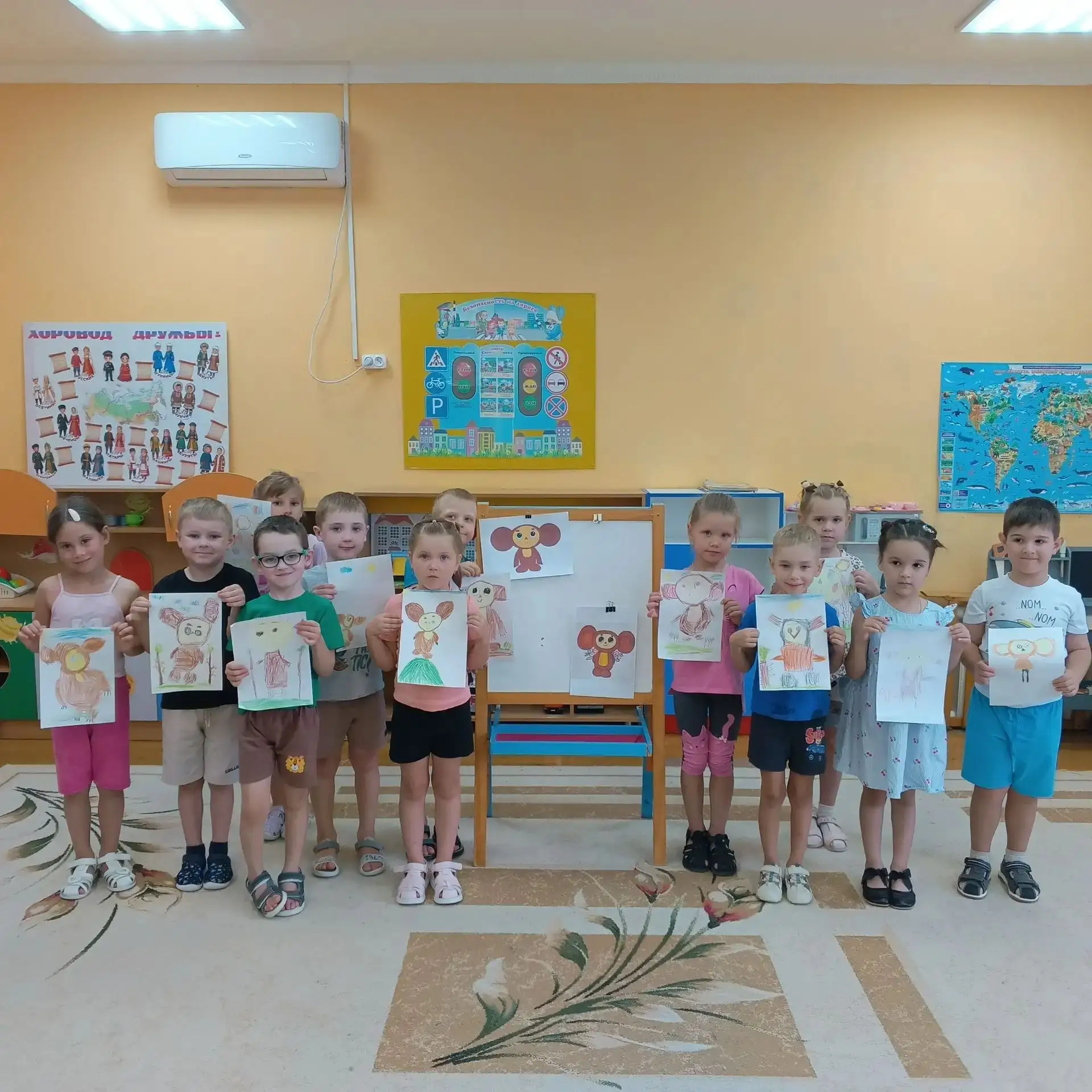 Сегодня в нашей группе "Смешарики" настоящий праздник! Весь мир отмечает день рождения ...
