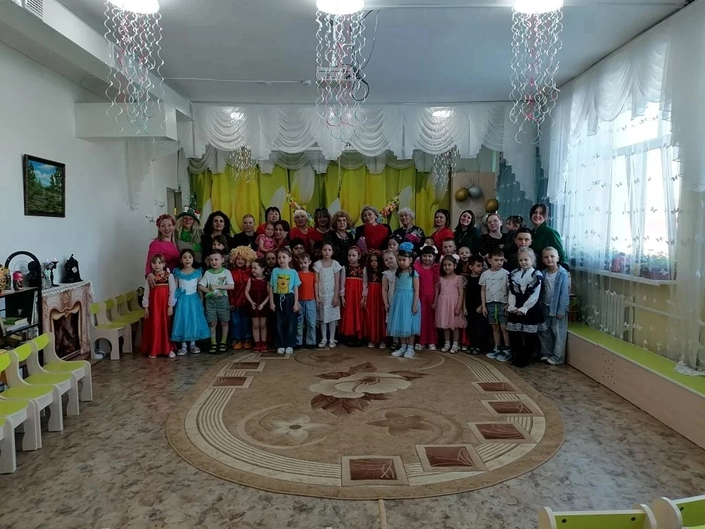 " С днём рождения детский сад!"
