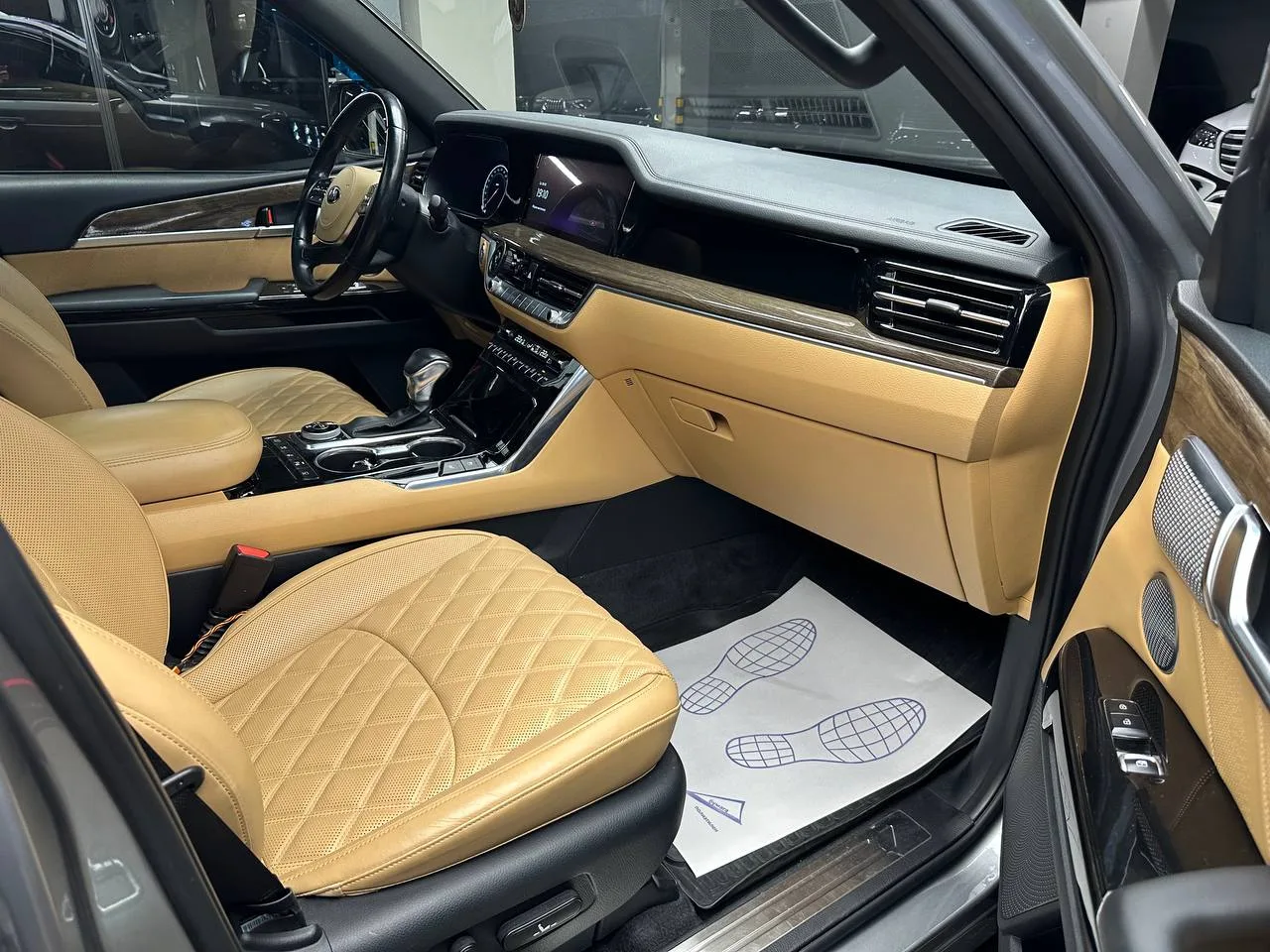 Скидка 500.000 🚙KIA Mohave  Год выпуска 2022 Дизель 3.0(249л.с) АТ 4WD Пробег 73.000 км  Комплектаци
