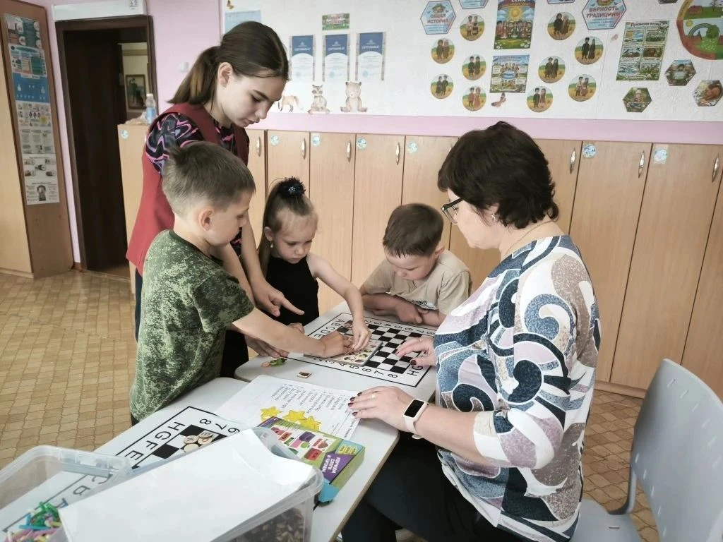 26 мая в объединении «Супер дети» прошло итоговое занятие «В страну знаний».