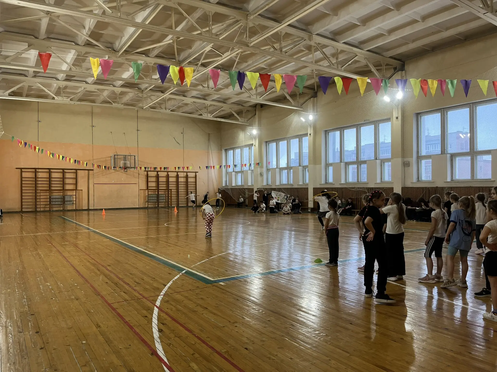 💪А НУ-КА, ДЕВОЧКИ  🔥 В преддверии самого нежного весеннего праздника в нашей школе (начальном блоке)