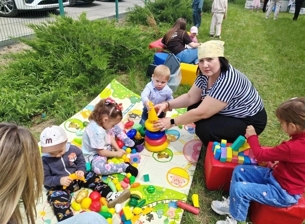 29.05.2026 года на территории ГБУ СО «Калачевский ЦСОН» прошло праздничное мероприятие посвященное Д