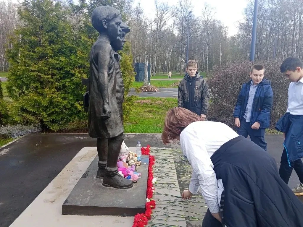 🕯️ День памяти жертв геноцида советского народа  17 апреля в школе №2 прошли тематические беседы, по
