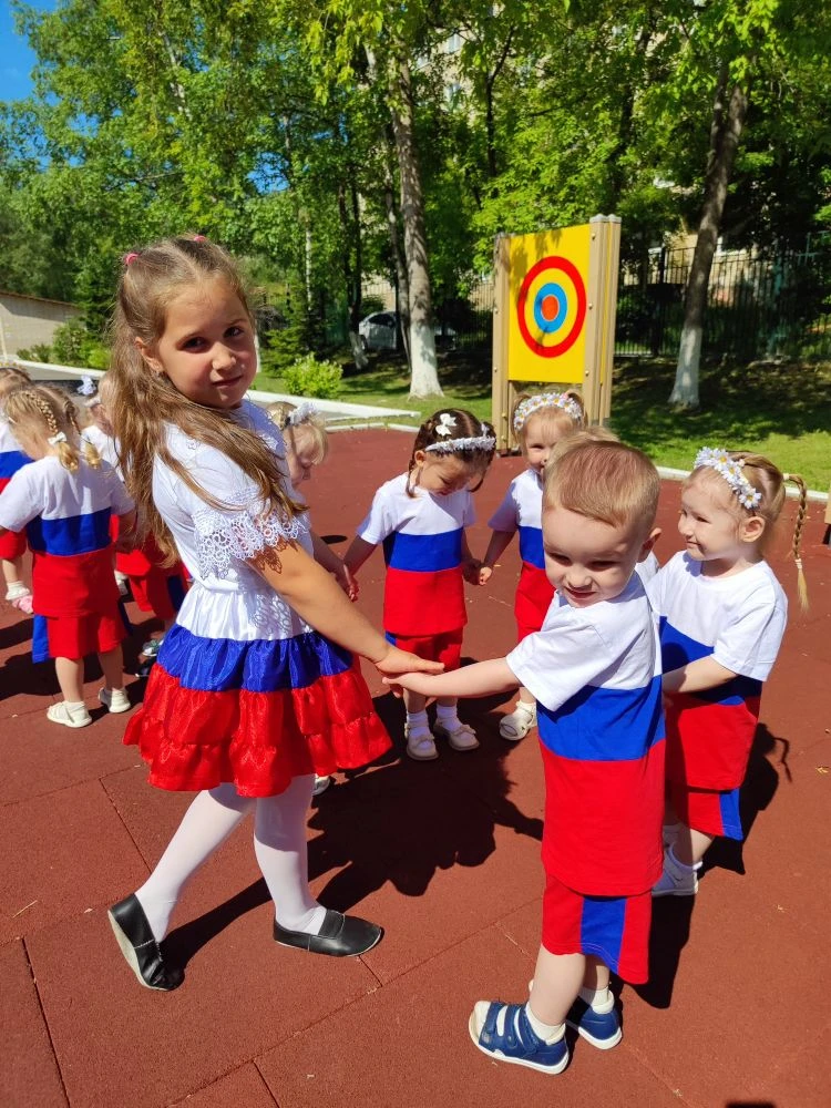 🎉 Поздравляем всех с Днём России! 
🇷🇺Пусть любовь к Родине живёт в сердцах — так же ярко, как сег