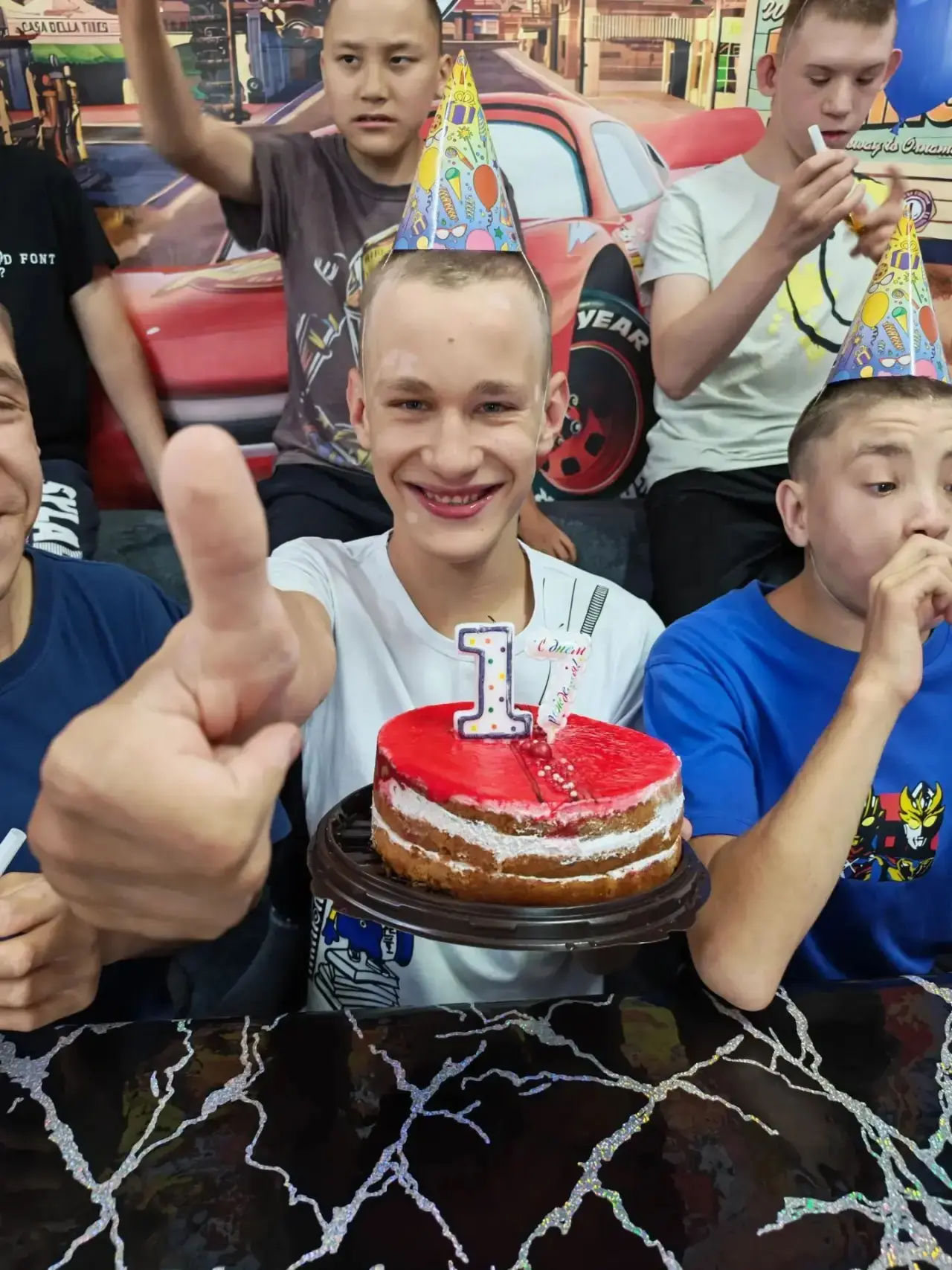 Сегодня мы поздравили нашего Данила с 17-летием. 🥳 Воспитатели и ребята из группы подг...