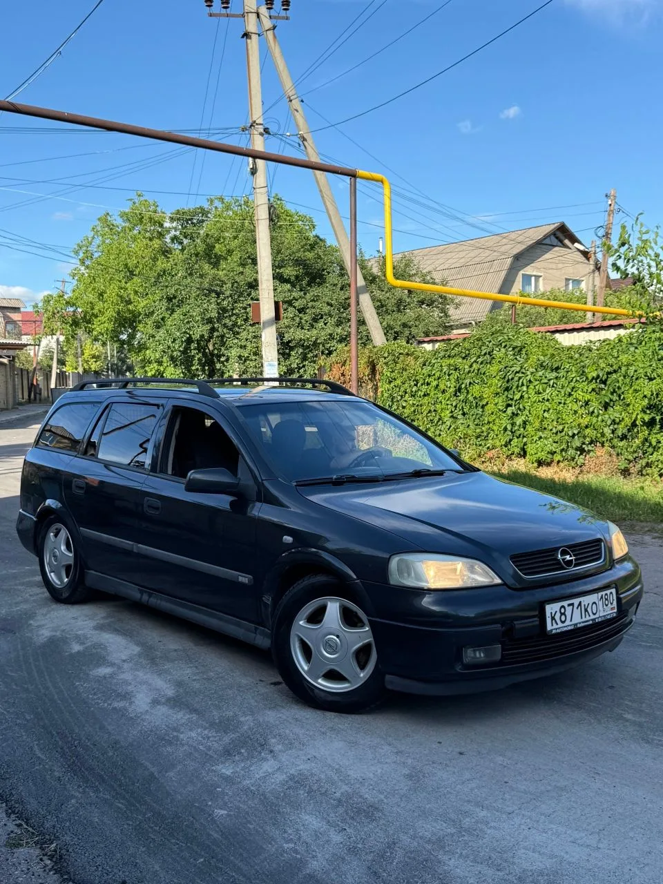 Opel Astra Caravan 1.8 (16v) мех. 
🔥Цена 390 тысяч 🔥
С кондиционером ❄️ В родном окрасе. 
Пробег  