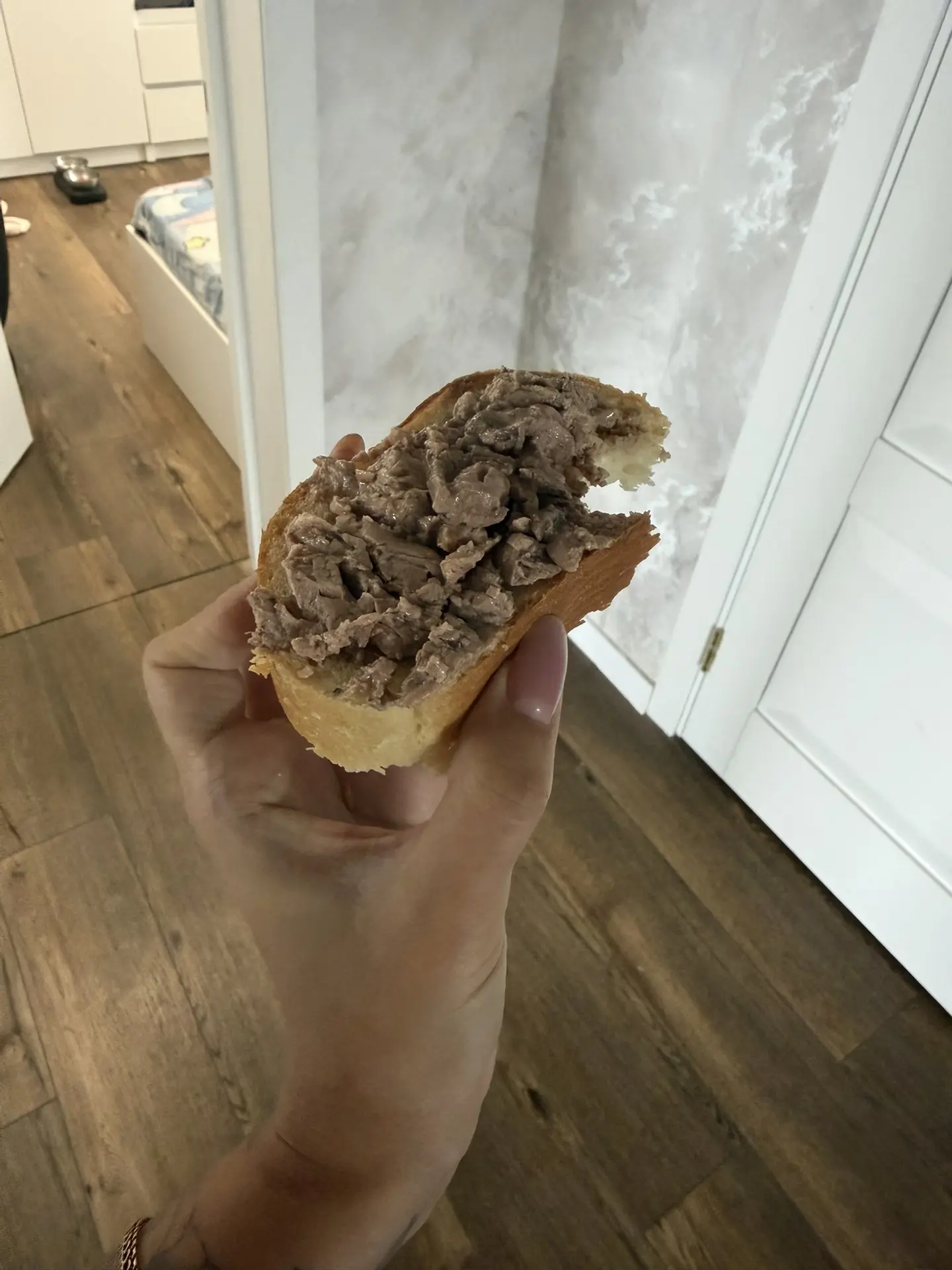 Простите меня за откусанный бутерброд, девочки, ну как же это вкусно 🤤