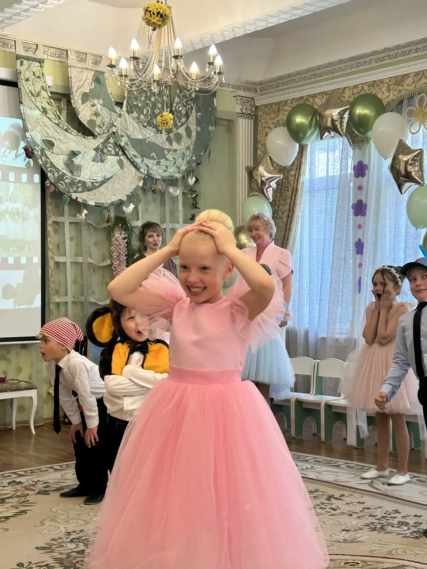 Сегодня мы перелистнули еще одну страничку в истории нашего детского сада.  Наши Выпуск...