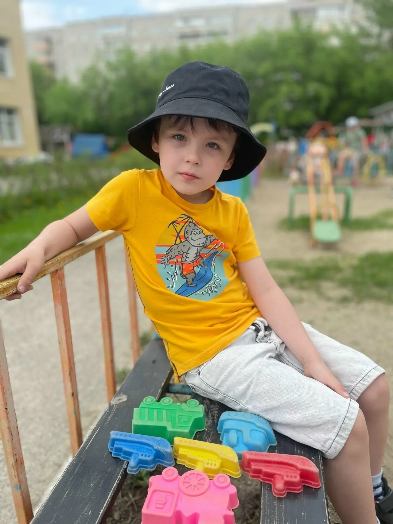 Песок — это не просто развлечение, это «супер-тренажёр» для ребенка! 🏖️Пока ребенок во...