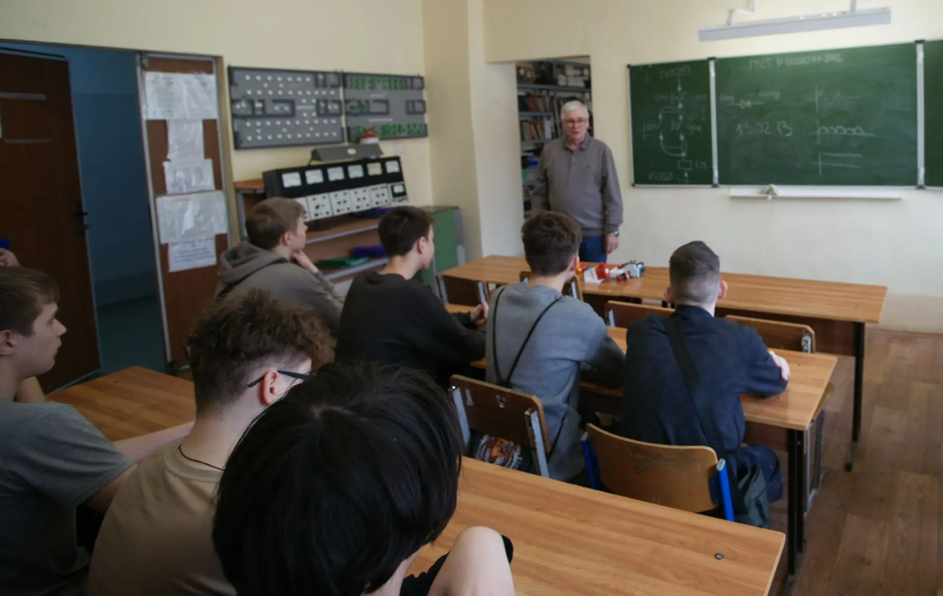 Апрель-время активной профориентационной работы. 1-2 апреля 2026 в рамках каникулярных ...