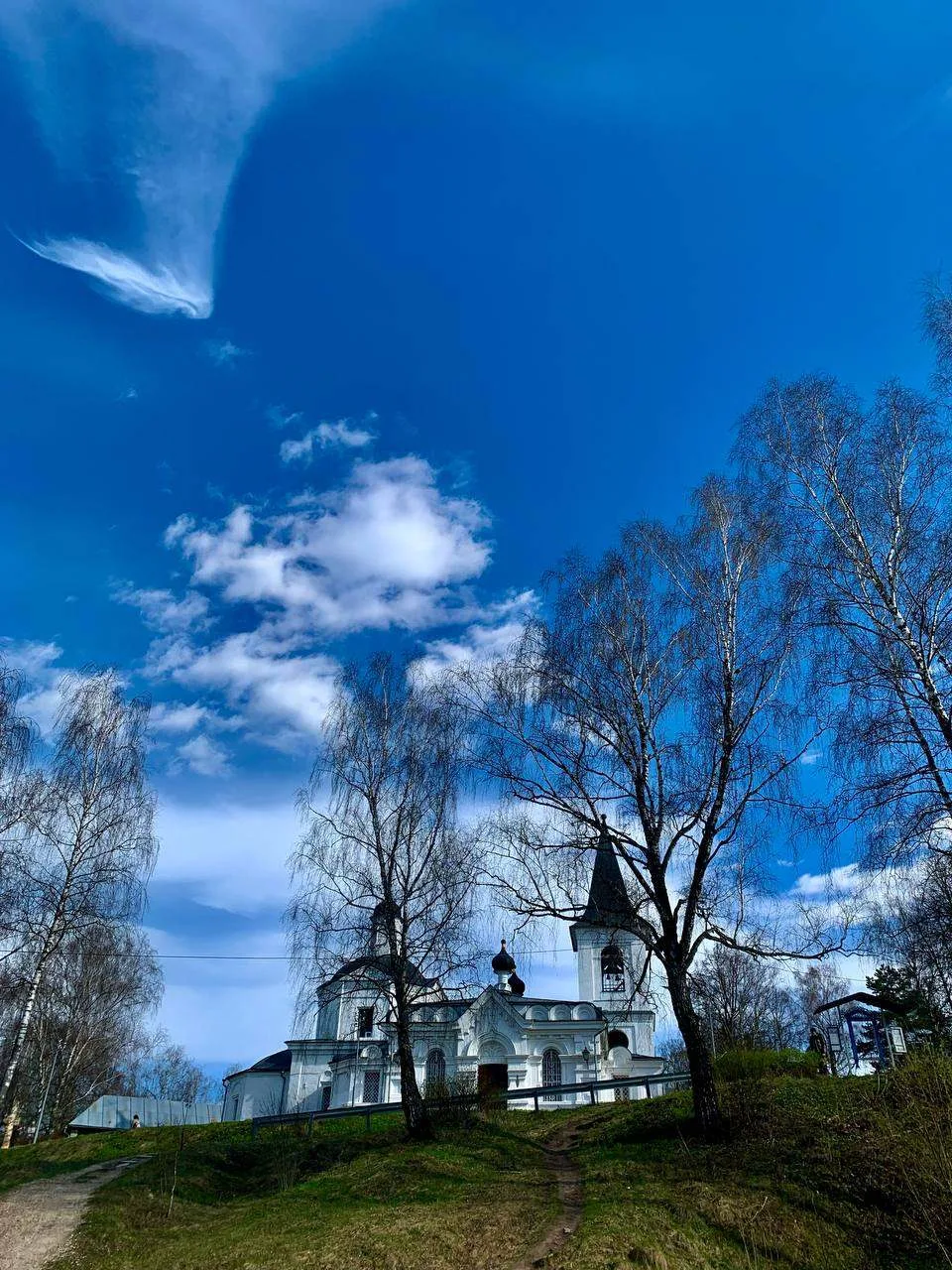 🏛 Церковь Воскресения Христова, Таруса
#КалужскаяОбласть

📌 Храм считается самым древним сохранивш