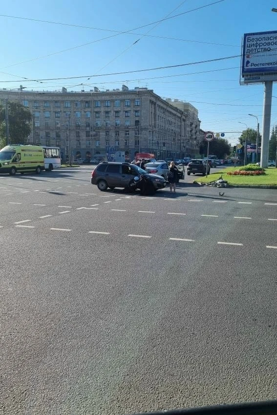 Ищу видео с регистратора ДТП с электровелосипедом которое произошло 27 августа в 8 50 н...
