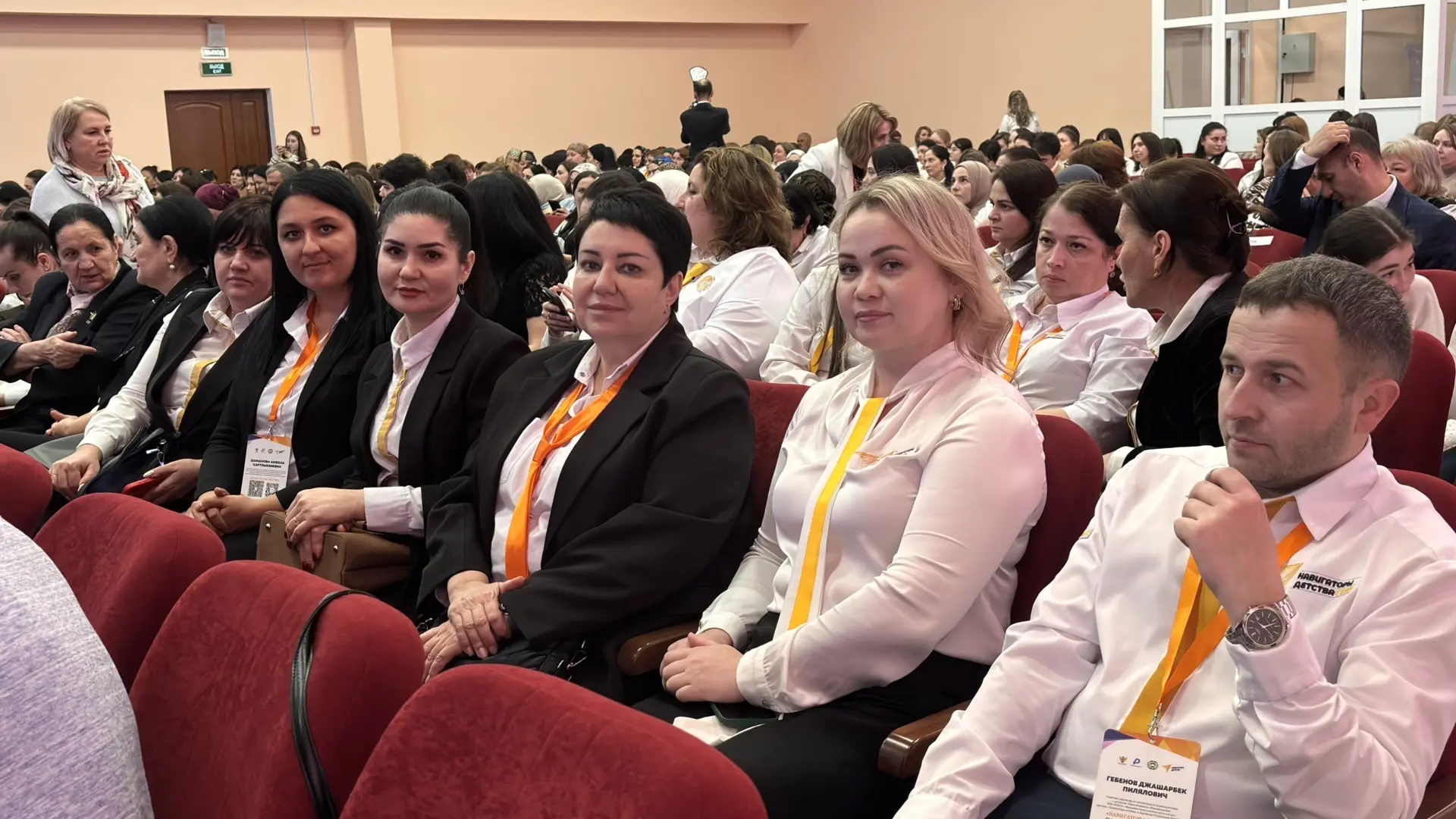 Директор Карачаево-Черкесского педагогического колледжа имени Умара Хабекова-Рыжов Н.В., советник ди