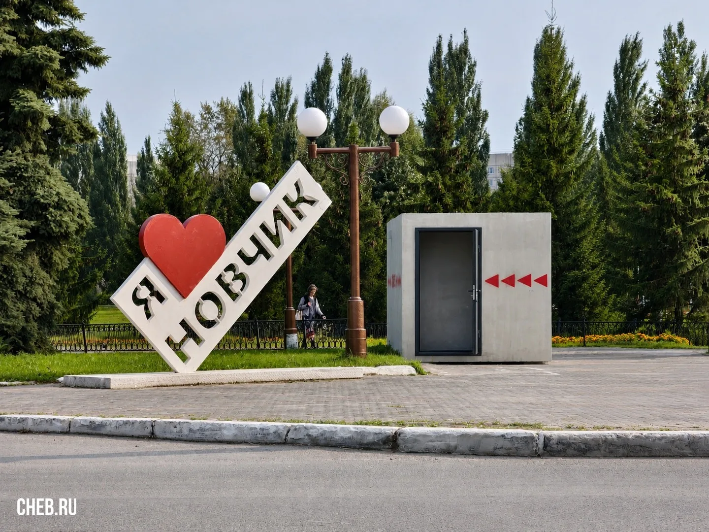 В Новочебоксарске парень угнал заведённую легковушку и покатался по городу