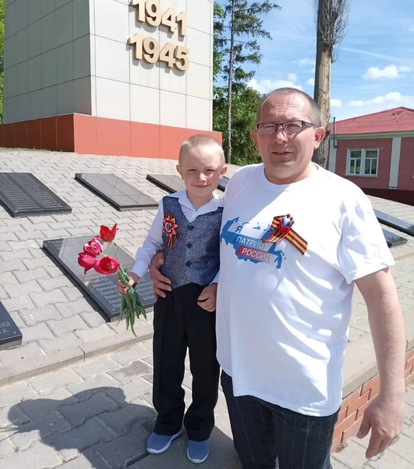 ✨✨✨Спешим поздравить! 

С днем рождения Борзенкова Дмитрия Николаевича, учителя информатики! В этот 