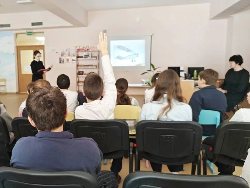 Урок мужества в школьной библиотеке: Помним и гордимся освобождением Краснодара!  В нашей школе прош
