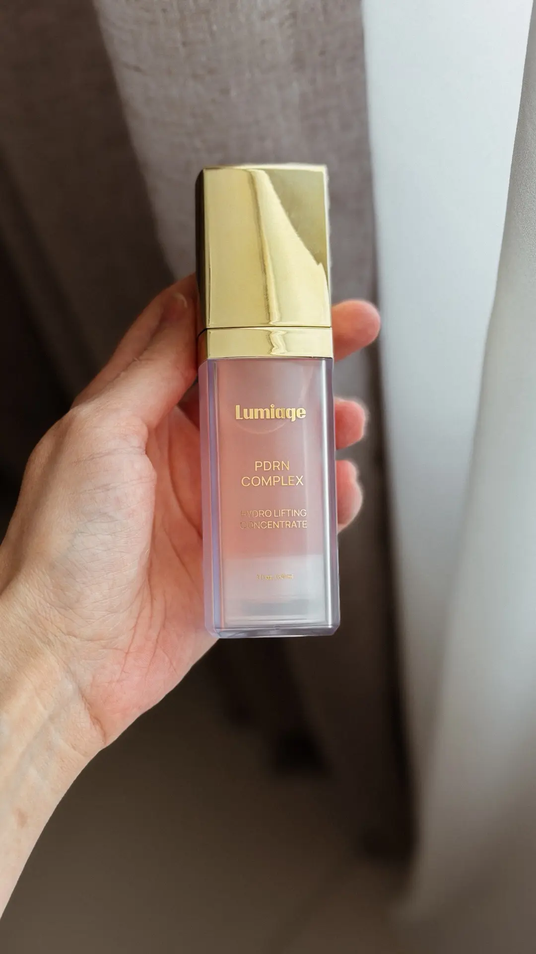 тающий увлажняющий нектар

Так я про себя назвала концентрат с ПДРН от Lumiage. Когда меня спрашиваю