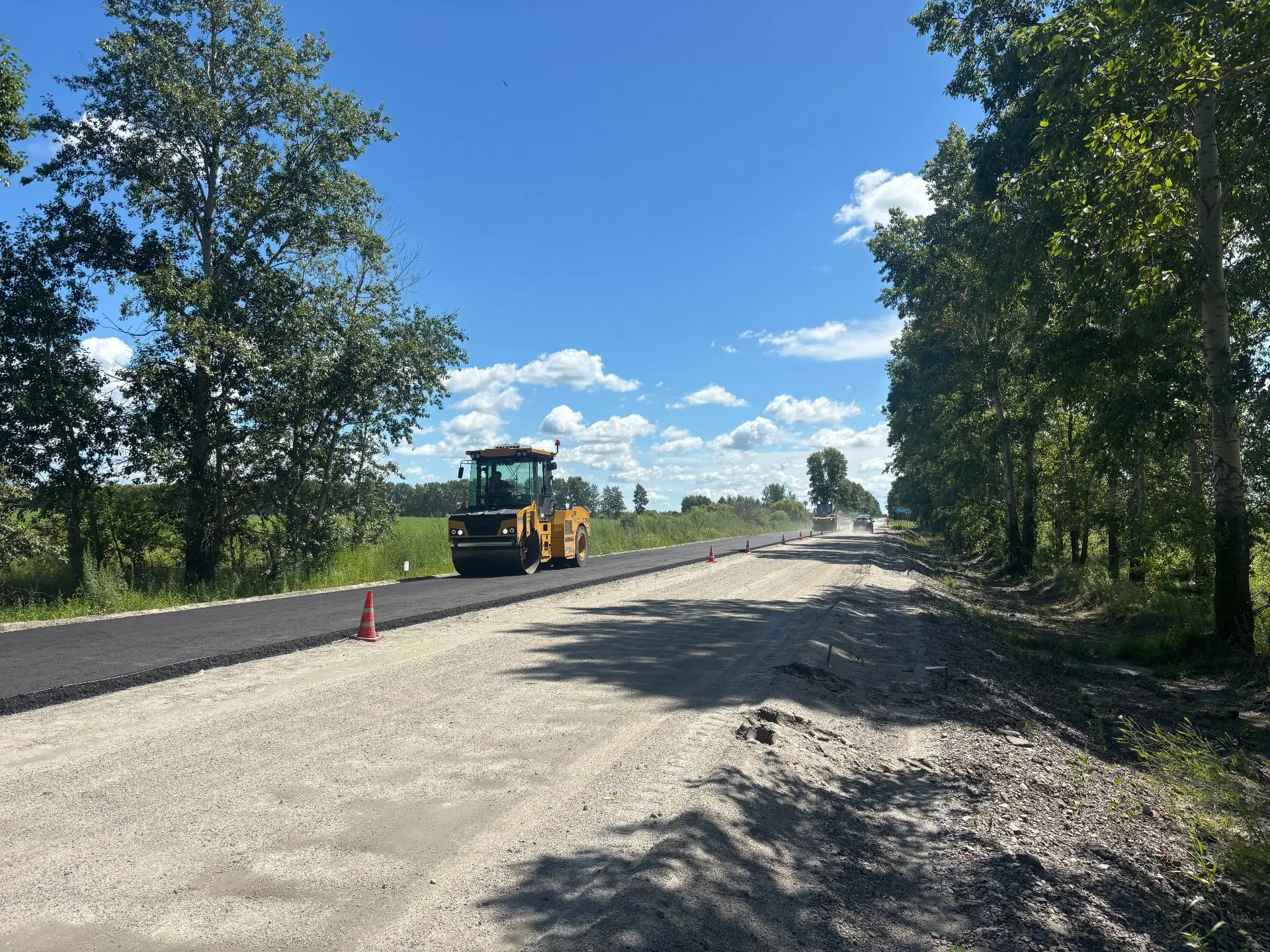 🚧  На трассе Белогорск-Серышево стартовало асфальтирование