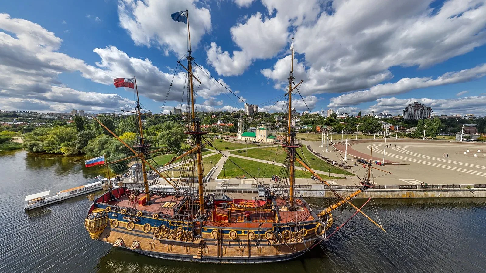 🚢 Путешествие в эпоху Петра I: 5 «А» класс на борту «Гото Предестинации»!