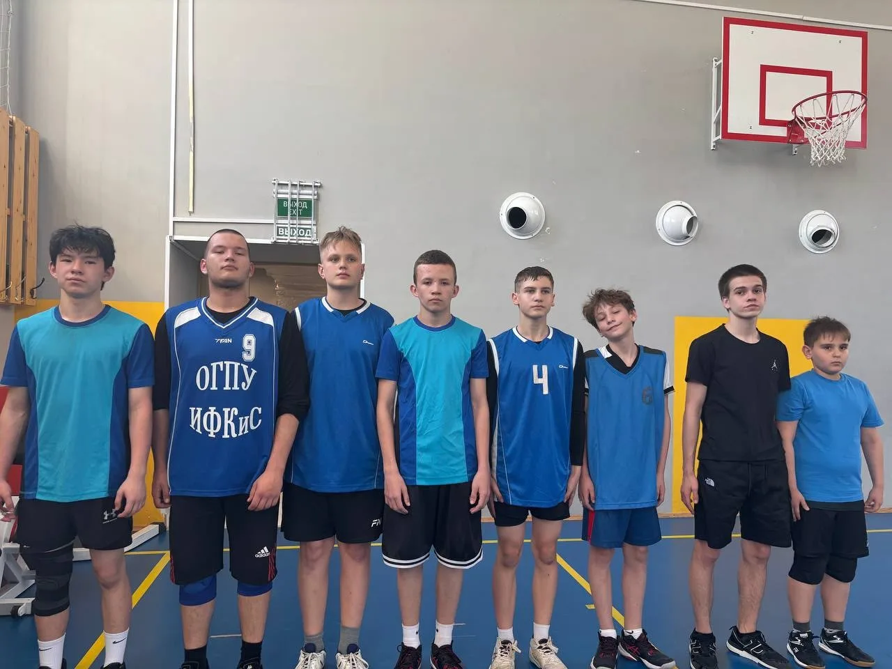 🏐 Вчера на базе нашей школы гремел настоящий волейбольный батл!