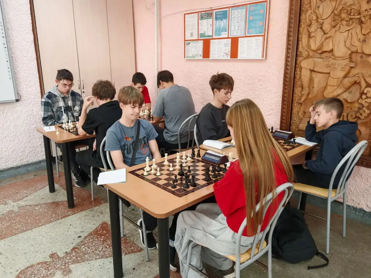 ♟️ Интеллектуальные баталии начались! В Прокопьевске стартовал Кубок города по шахматам 🏆