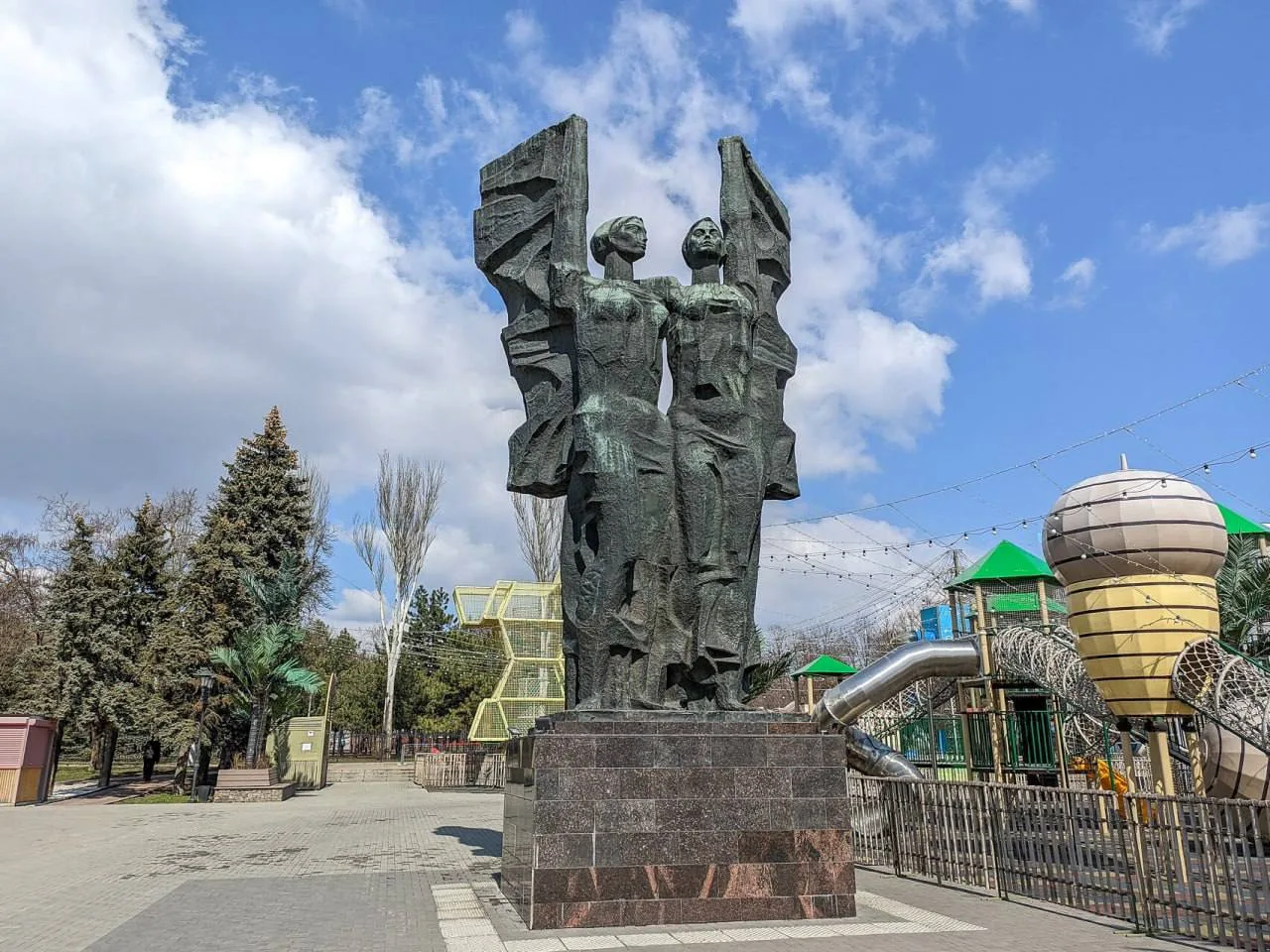 ⚡️ Ростовские власти потребовали вернуть парк Плевен городу
