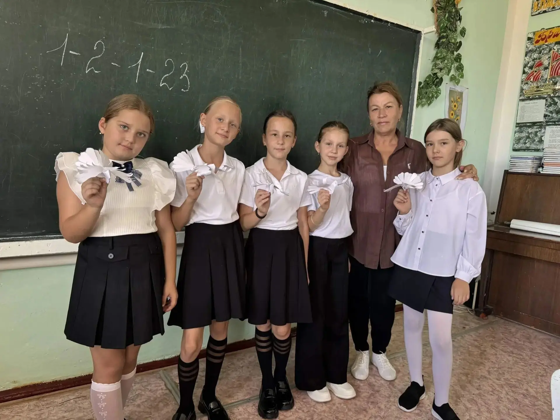 3 сентября памятная даты - День окончания Второй мировой войны, обучающиеся 4 класса пр...