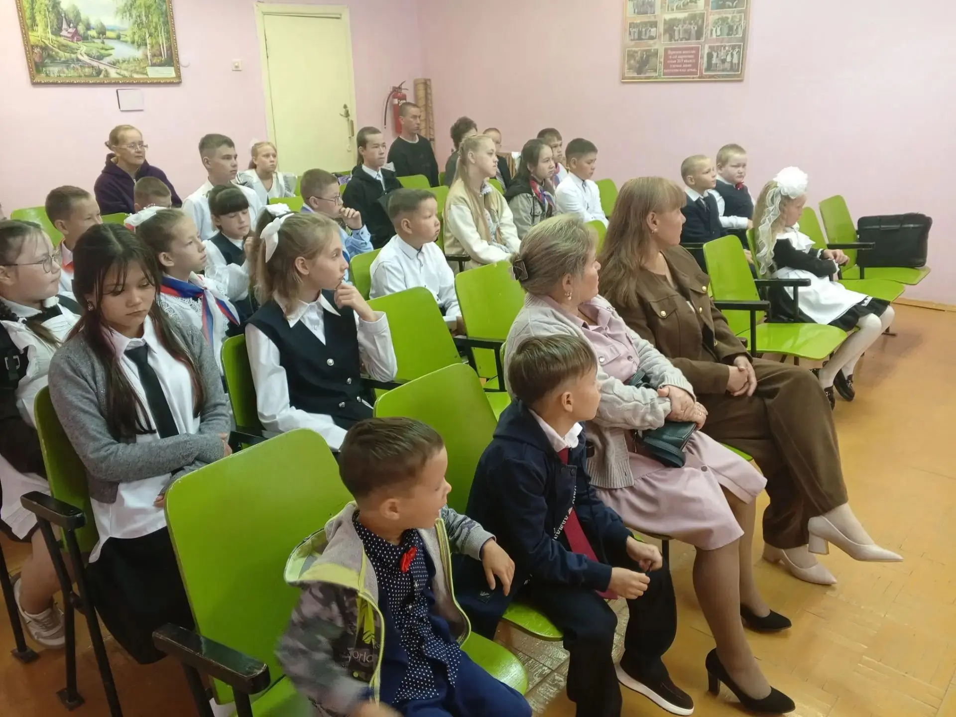 В рамках Месячника безопасности детей в нашей школе состоялась профилактическая беседа ...