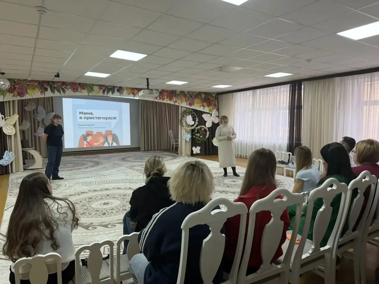 «Уроки безопасности».  В детском саду состоялась встреча сотрудников Госавтоинспекции и Областной бо
