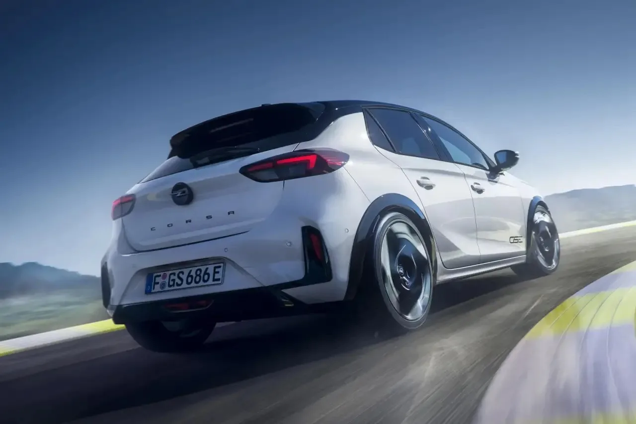 Новый хот-хэтч Corsa GSE стал самым динамичным серийным Opel  Удивляться нечему: Opel Corsa GSE — эл