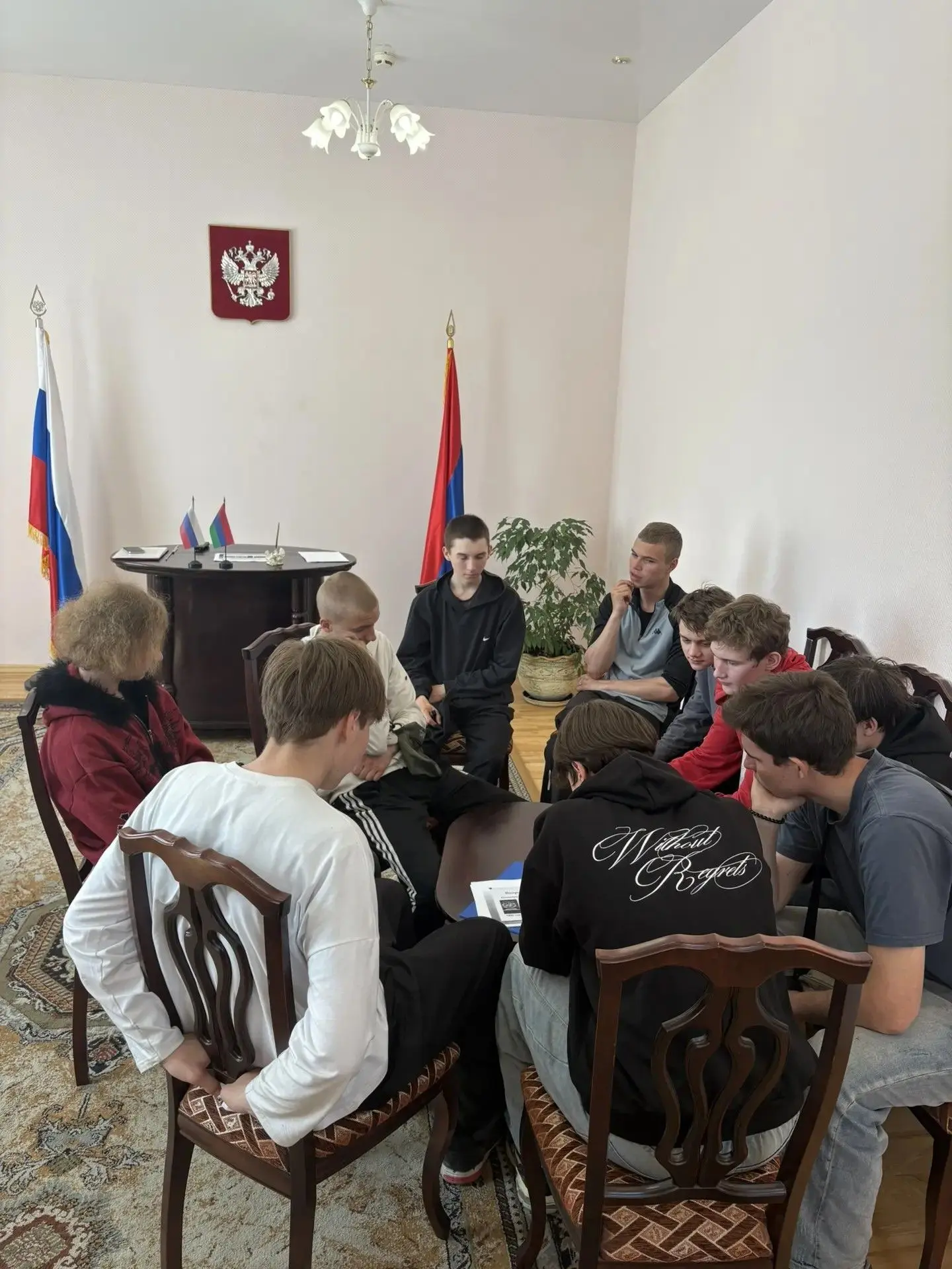 Студенты Северного колледжа в отделе ЗАГС г. Медвежьегорска
⁣
9 июня 2026 года, в преддверии Дня Рос