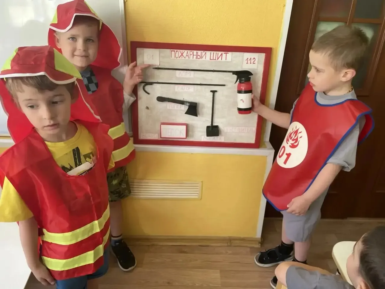 УРОКИ ПОЖАРНОЙ БЕЗОПАСНОСТИ

🔥В дошкольных группах по адресу ул. Палехская, д. 4, прошли тематическ