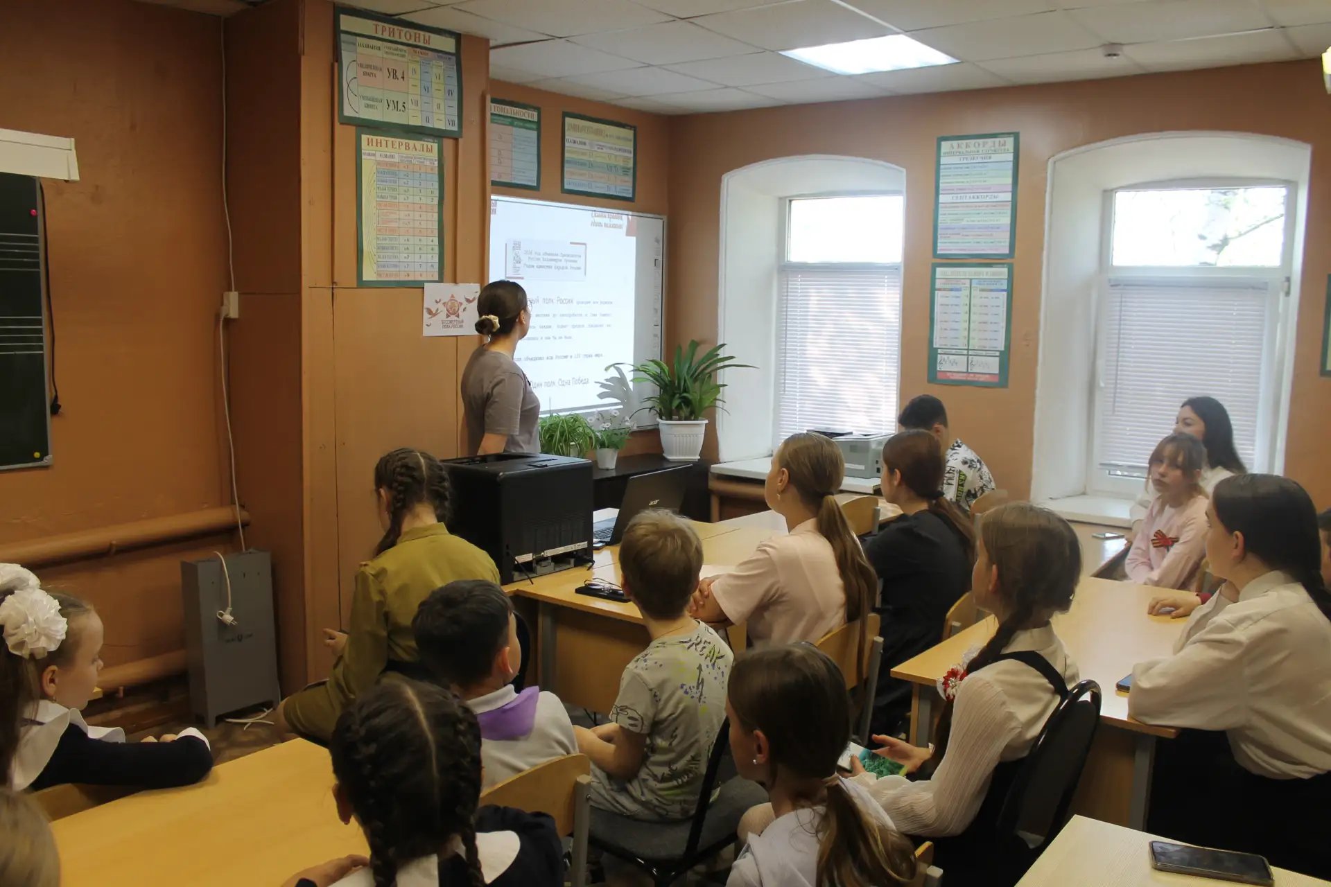 🕊️Мы помним! Мы гордимся! Ичалковская ДШИ присоединилась к акции «Бессмертный полк».