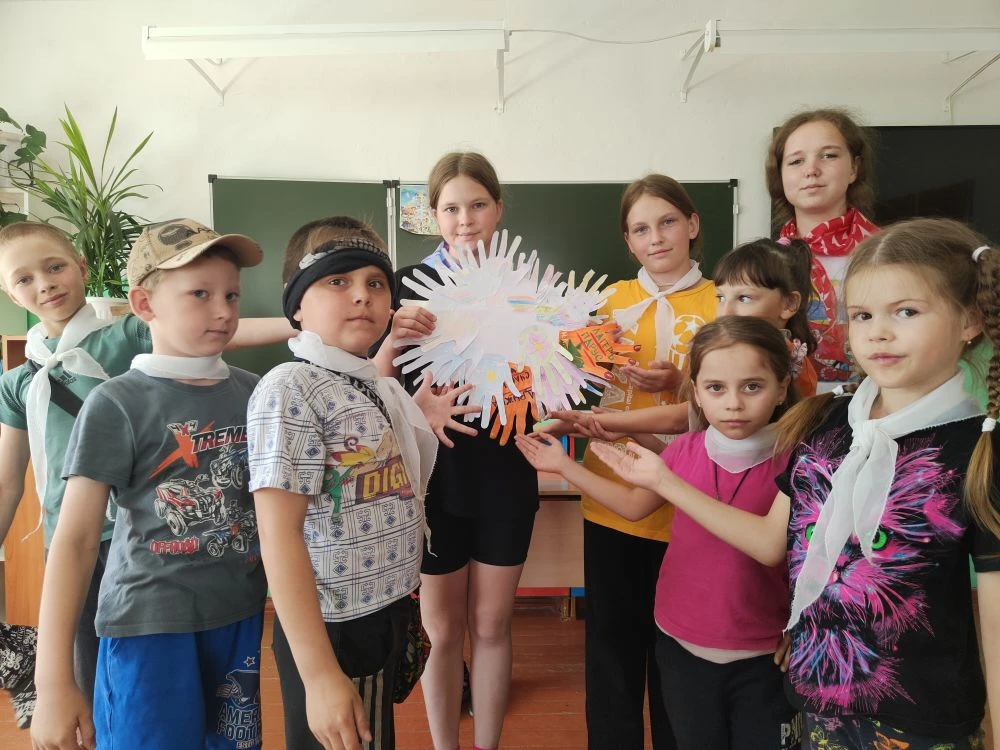 🌈🌈🌈🌈🌈

Заплыли к друзьям!

В Год единства народов России дружим...

Со всеми и везде!

Отметили