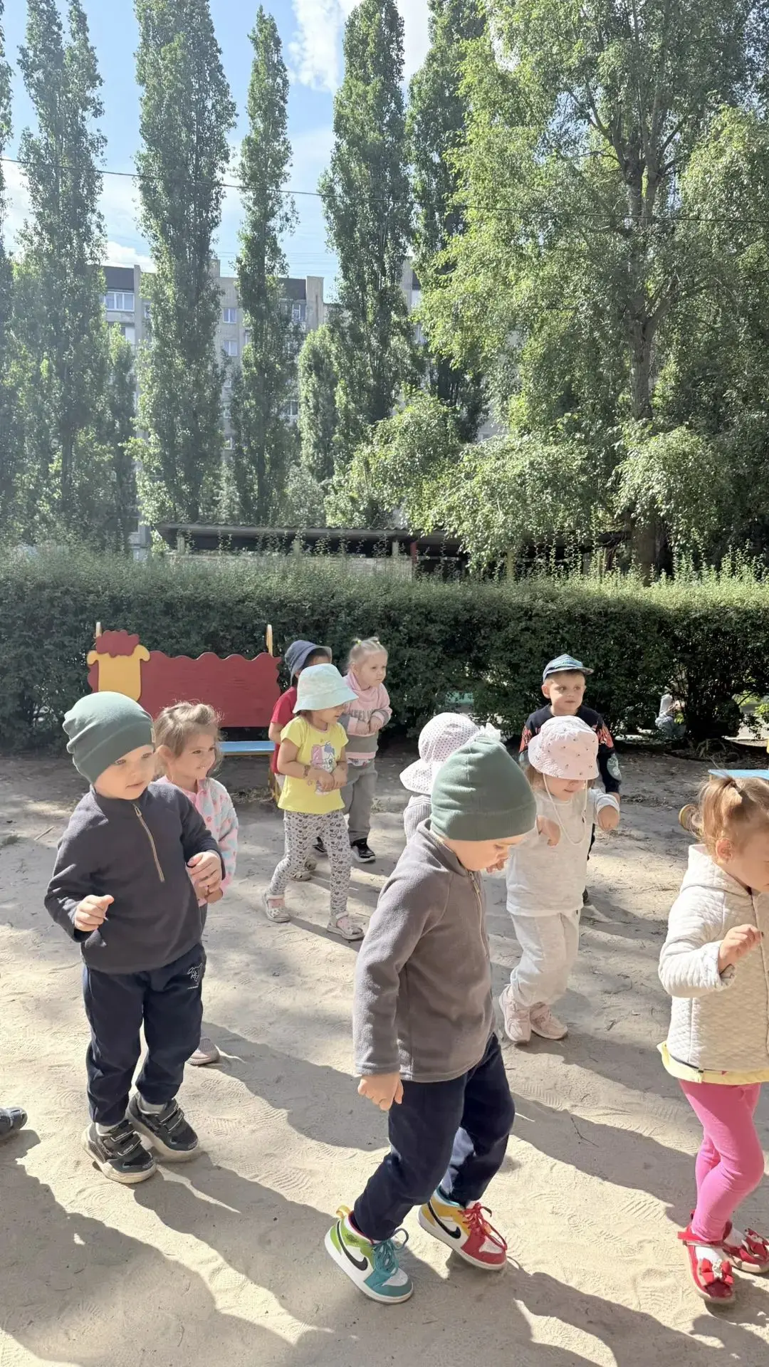"Ловишки-воробышки, серые перышки,
