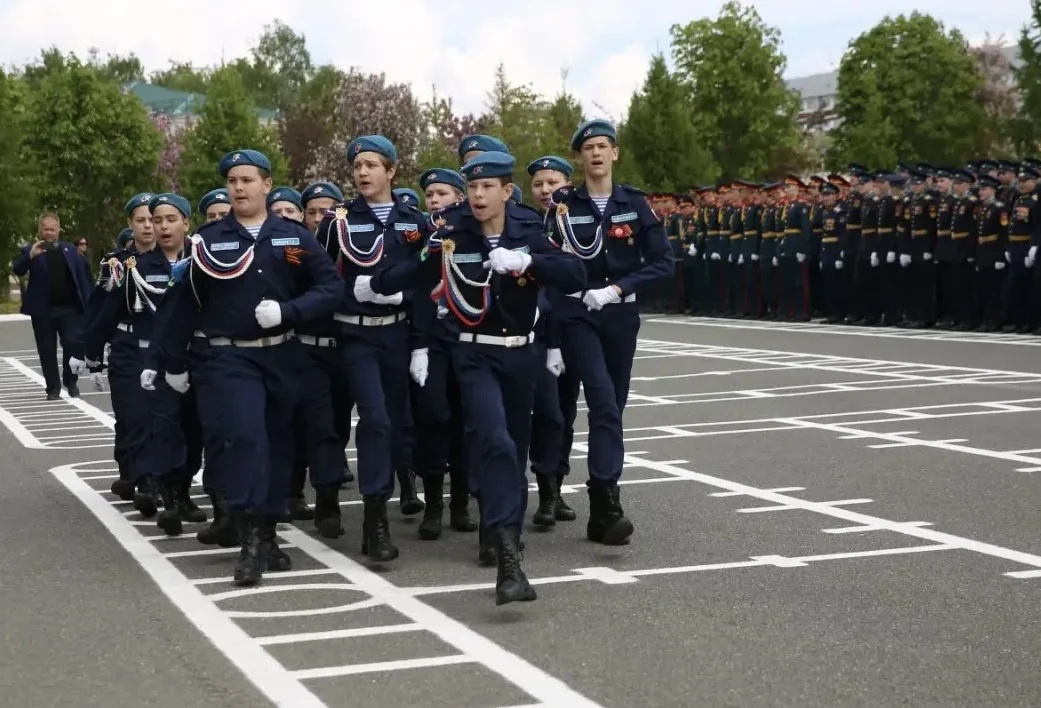 Поздравляем кадетов 6ю класса и их наставников с успешным участием в Гарнизонном смотре...