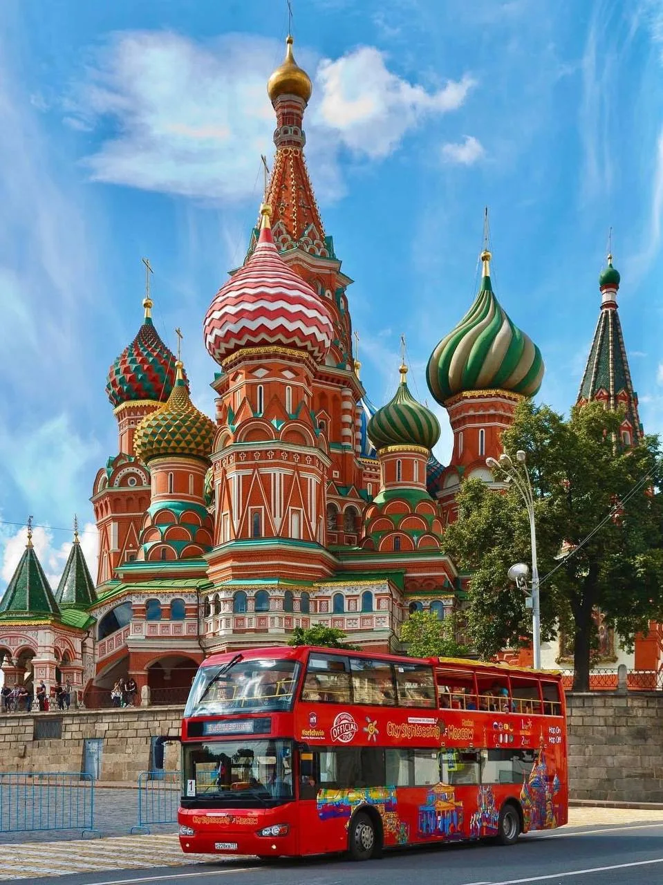 🚌 Выходные с пользой: бесплатная экскурсия на красном двухэтажном автобусе!