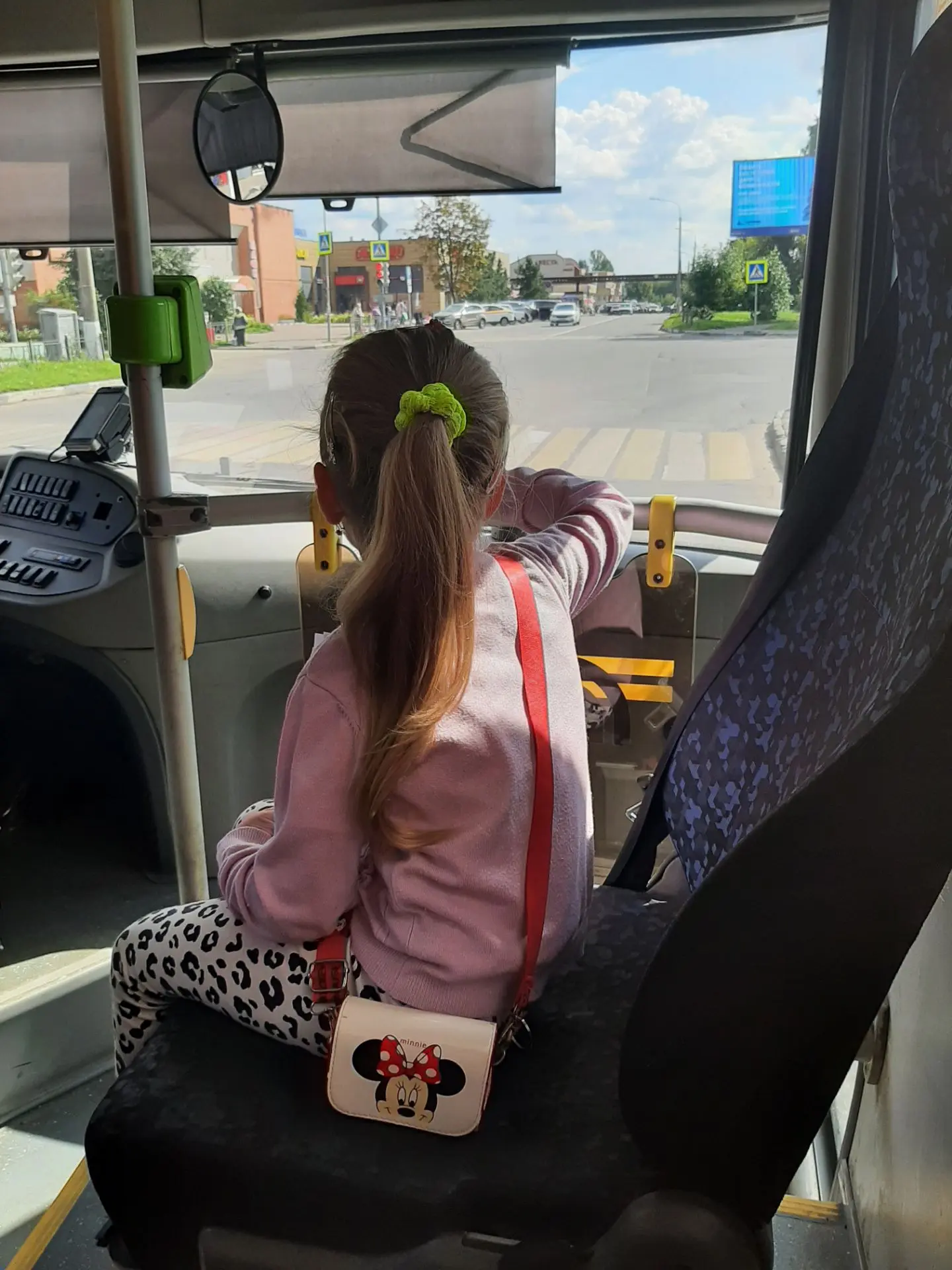 А мы снова куда-то мчим😊
