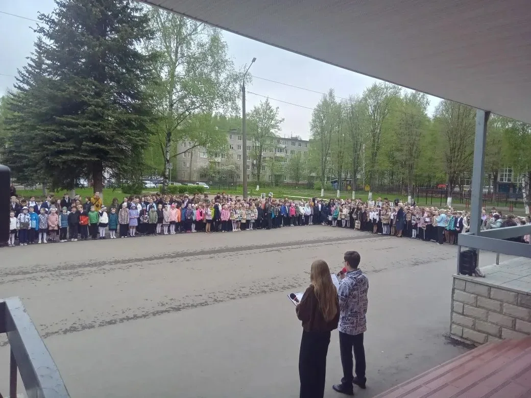 📍Торжественная линейка «Вальс Победы: помним, гордимся, наследуем»  🎖 8 мая на школьном дворе состоя