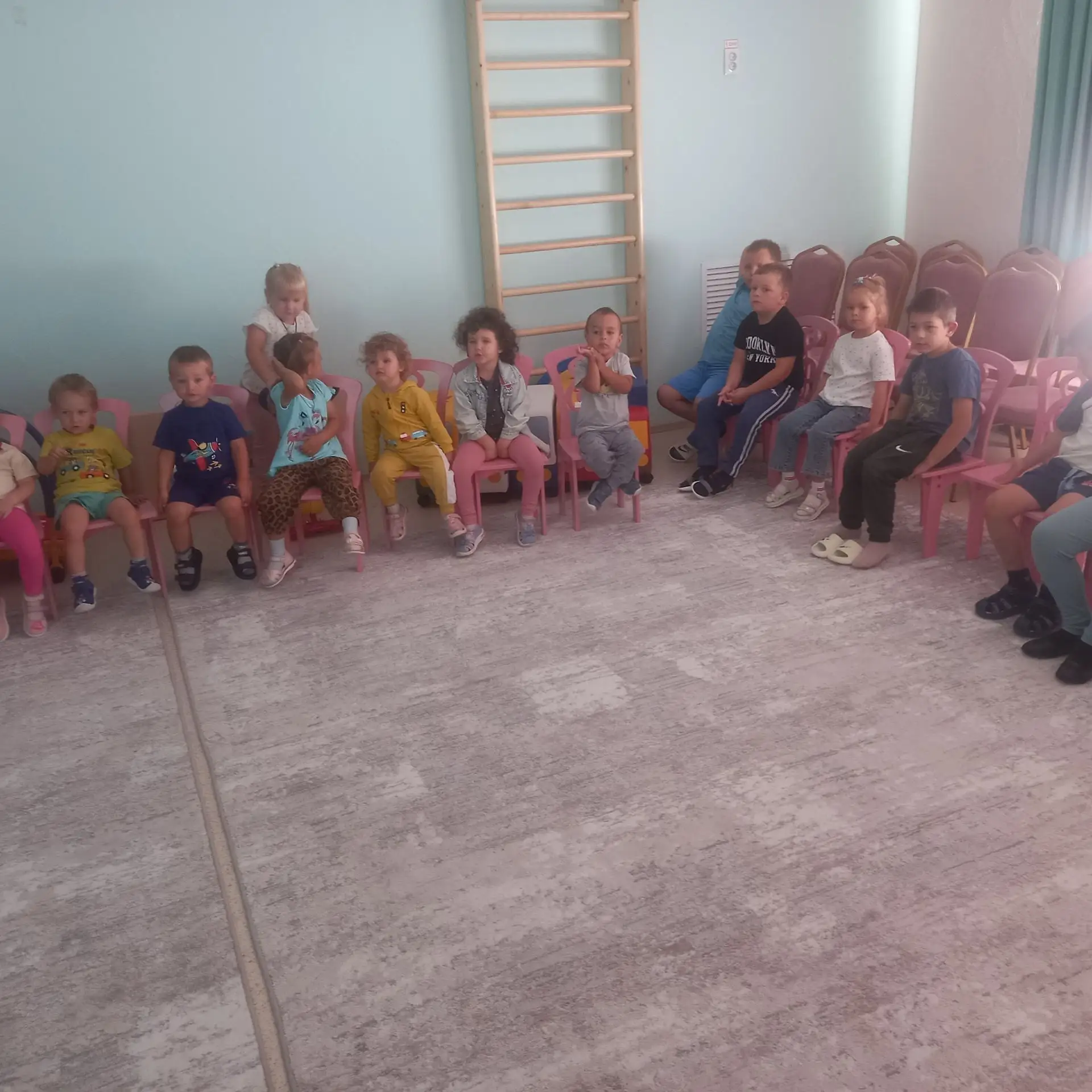 Лето — пора ярких красок, солнца и хорошего настроения! В нашем детском саду прошёл осо...