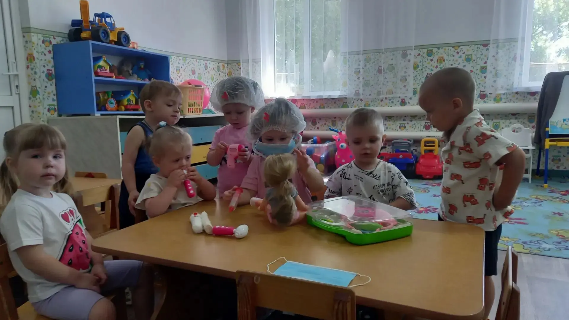 В детском саду прошел тематически день"Я прививки не боюсь,  если надо-  уколюсь!" , на котором дети