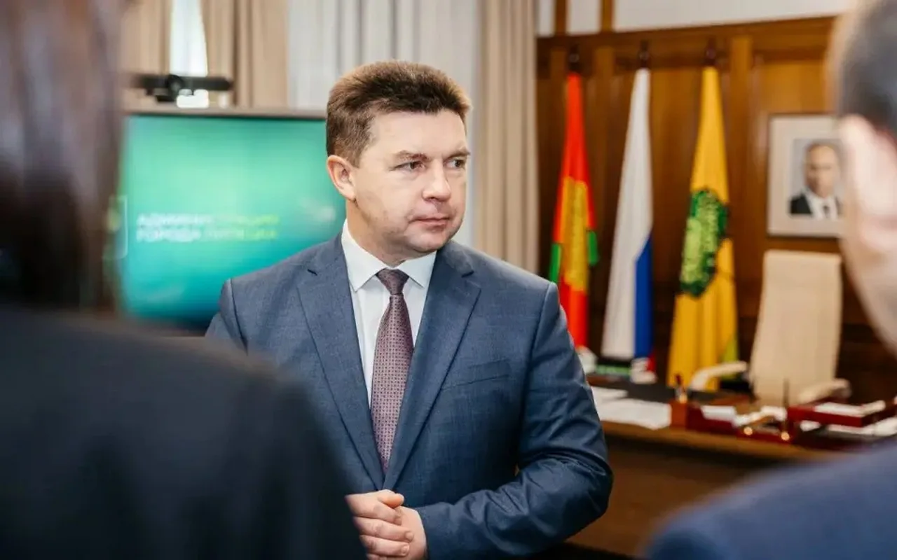 🔥 Эксклюзив

Экс-мэр Липецка Роман Ченцов возглавил региональный агрохолдинг «Экоптица» 

Бывший мэ
